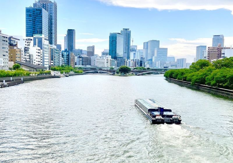 Osaka Walking Tour: Osaka Castle & River Cruise from Osaka or Kyoto - Walking, trains and the real pace of the day
