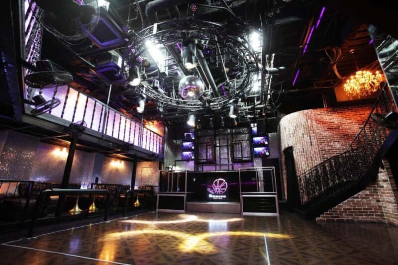 Osaka:AMMONA Nightclub Admission Ticket with Drink/VIP Plan - FAQ