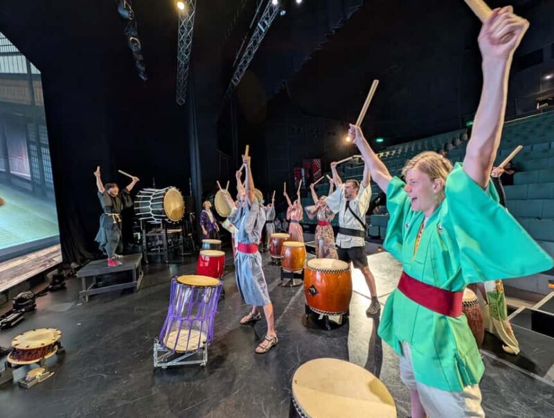 OSAKA:Feel the Power! Learn Taiko Drum from Professionals - Who Would Love This Experience?