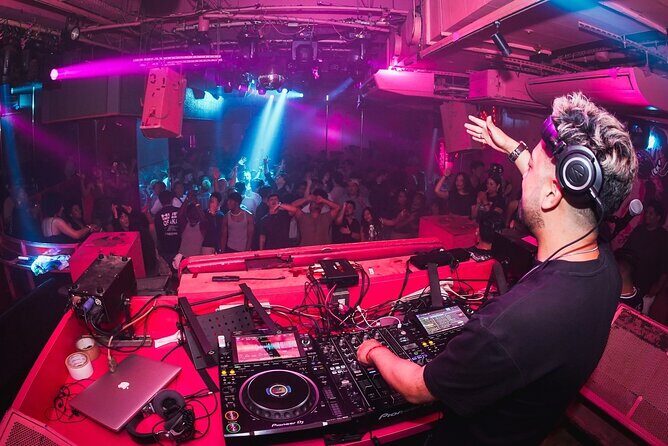 Osakas Iconic All-Pink NightClub: VIP Booth, Champagne & Show - The Venue: Japan’s Largest All-Pink Nightclub