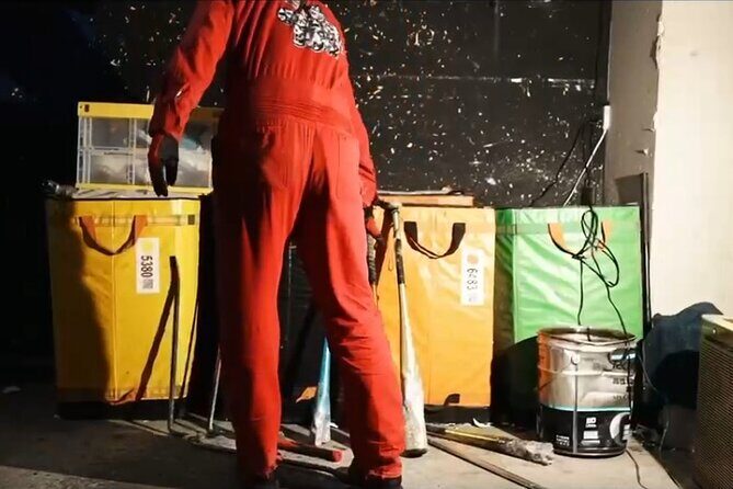 Osaka's Ultimate Destruction Experience - CRASH BOX Shinsaibashi - Authentic Insights from Reviewers  