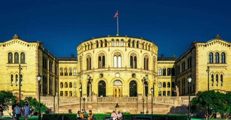 Oslo: 5-Hour Private City Highlights Walking Tour - Highlights of the Walking Tour