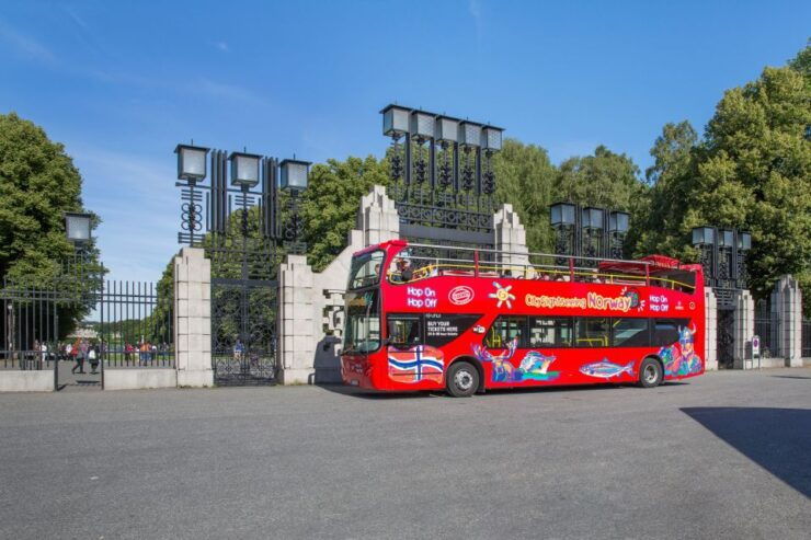 Oslo: Best of Oslo Walking Tour and Hop-on Hop-off Bus Tour - Tour Experience