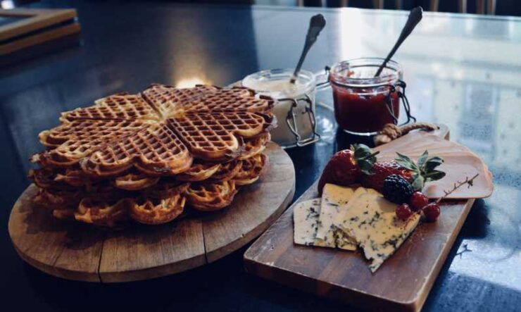 Oslo: Food Tasting and Walking Tour With a Local - Good To Know