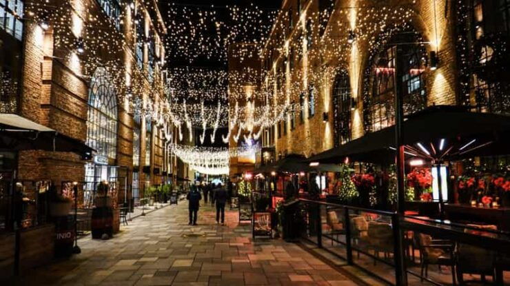 Oslo: Guided Christmas Walking Tour - Tour Highlights and Experience