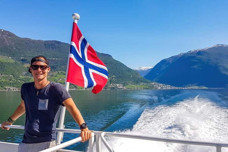 Oslo Old Town Walking Tour and Fjord Cruise Tickets - Exploring Oslo: A Balancing Act of History and Nature