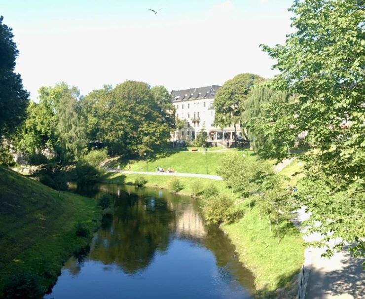 Oslo: Riverwalk and Norwegian Food Tasting - Vibrant Outdoor Life of Oslo