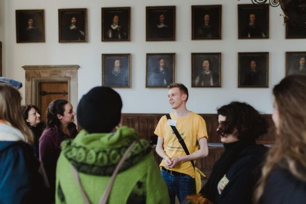 Osnabrück: Town Hall and Old Town Tour (City Tour) - Meeting Point and Attire
