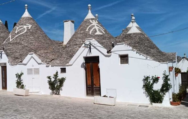 Ostuni: Alberobello, Locorotondo, Ostuni & Apulian Brunch - Exploring Alberobello