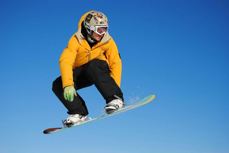 Otaru Asarigawa Onsen Ski Resort Day Trip: Professional Chinese and English instructors, one-person group, with complimentary photography service (departure from Sapporo, Hokkaido) - Rentals, clothing and the gloves you need