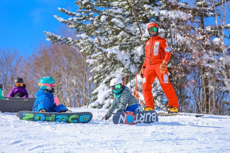 Otaru Asarigawa Ski Resort Ski & Snowboard Rental - Who will enjoy this ski day