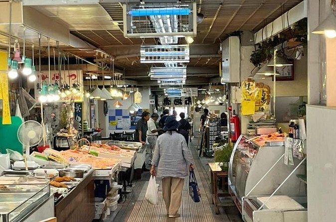 Otaru Merchant Spirit Onigiri Class with a Seafood Expert - The Onigiri-Making Class