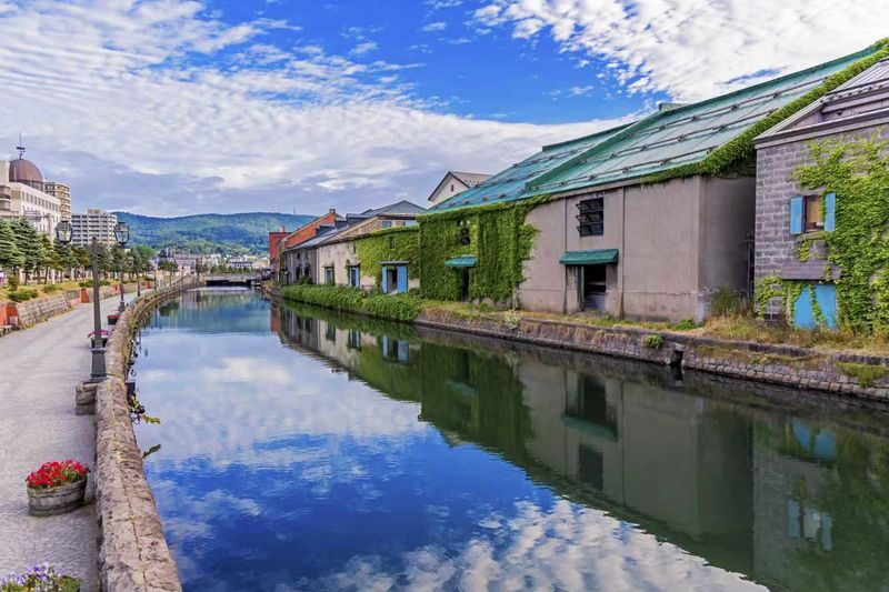 Otaru, Nikka Whisky & Shakotan Blue Full-Day Tour - Otaru brings the town side of the trip