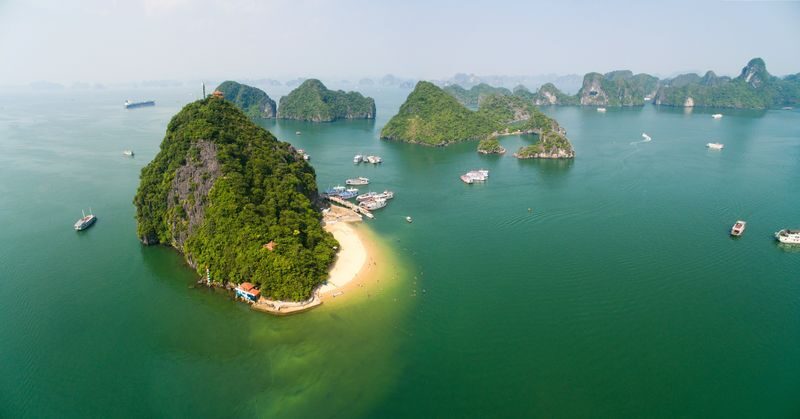 Otis Premium Day Cruise: Ha Long Bay, Sung Sot, Ti Top - Ti Top Island: beach break or uphill view