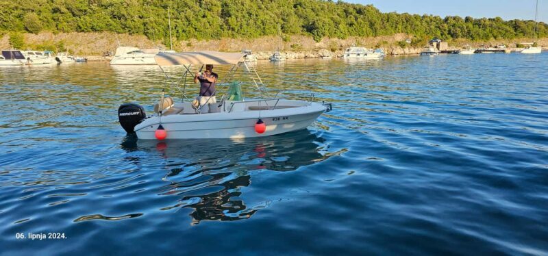Otok Krk: Boat rentals in Pinezii - PRIMUS 17 60hp - Who should consider this boat rental?