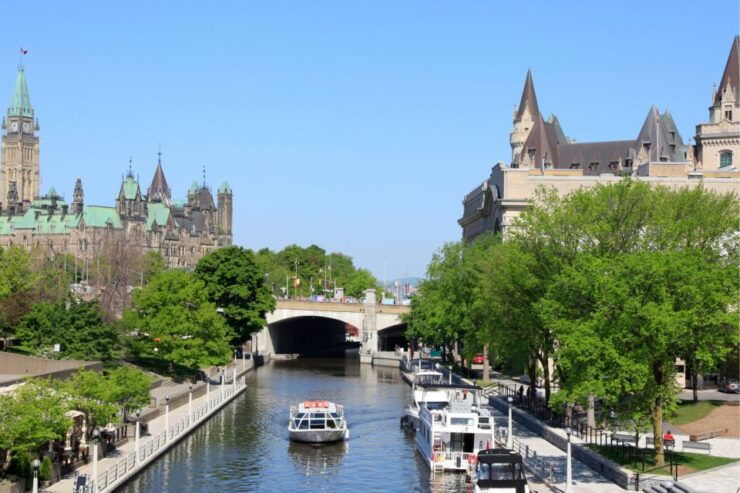 Ottawa: City Exploration Game and Tour - Highlights of Ottawa Tour