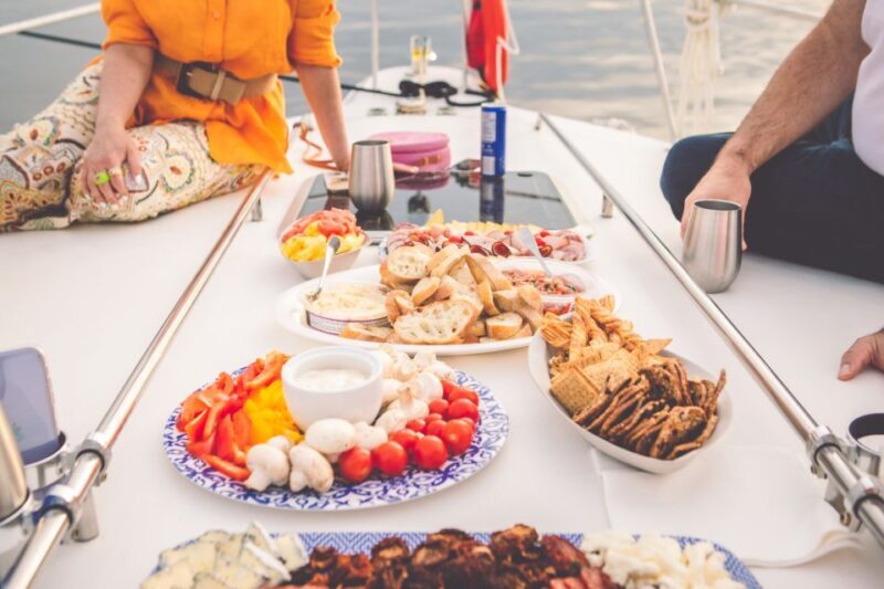 Ottawa: Downtown Yacht Cruise - Wed-Sun @ 6PM - 75 Minutes - Authentic Experiences from Reviewers