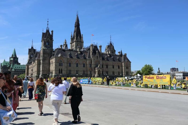 Ottawa: Private Guided City Tour from Montreal - FAQs