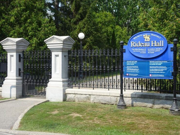 Ottawa Rideau River Self-Guided Walking Tour Scavenger Hunt - Experience Highlights