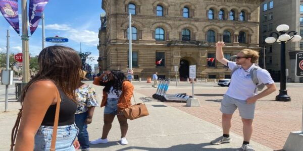 Ottawa: Small-Group Walking Tour With Boat Cruise - Meet at the Maman Giant Spider