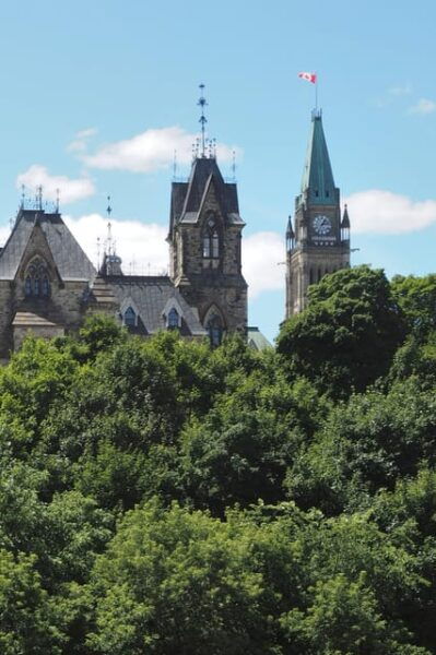 Ottawa: Walking Tour in the Heart of the Capital - Small Group Personalization