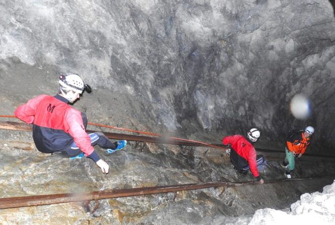 Ötztal: Guided Cave Tour for Beginners - Tour Inclusions