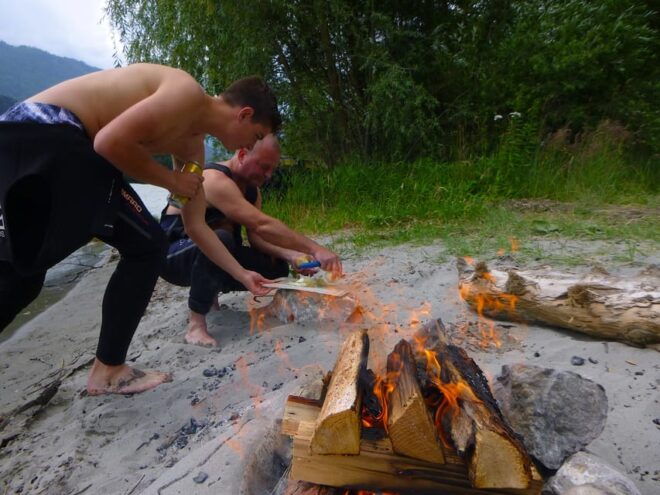 Ötztal: Imster Canyon Rafting Trip With Lunch - Included Amenities