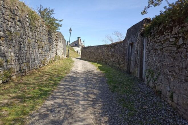 Outdoor Show: Relaxing & Poetic Stroll, Oloron-Sainte-Marie - Common Questions