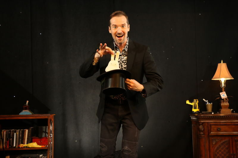 Outta Control Magic Comedy Dinner Show Ticket in Orlando - A magic show with dinner built in