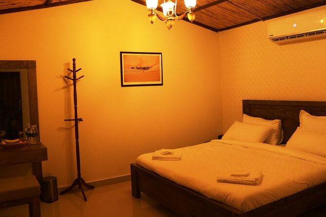 Overnight Desert Safari With Stay in a Private Cabin - Inclusions