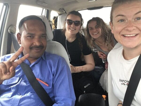 Overnight Tour Of Tajmahal From Mumbai With Delhi Tour - Languages and Accessibility