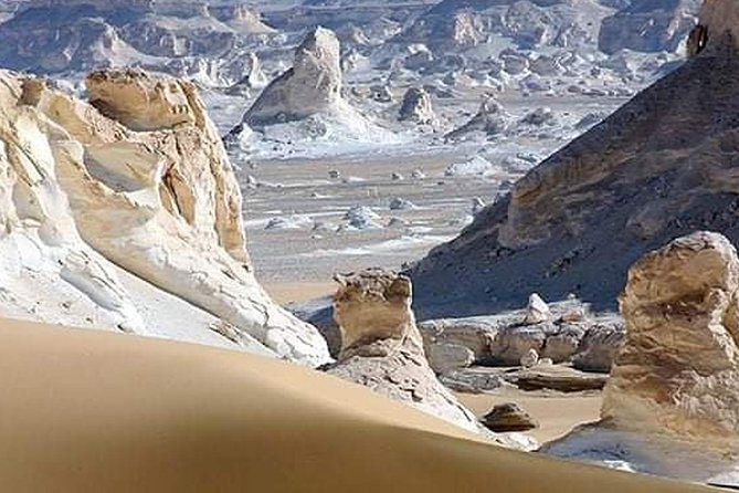 Overnight Tour to Baharyia Oasis( Black&White Desert With the Crystal Mountain) - Transportation Details