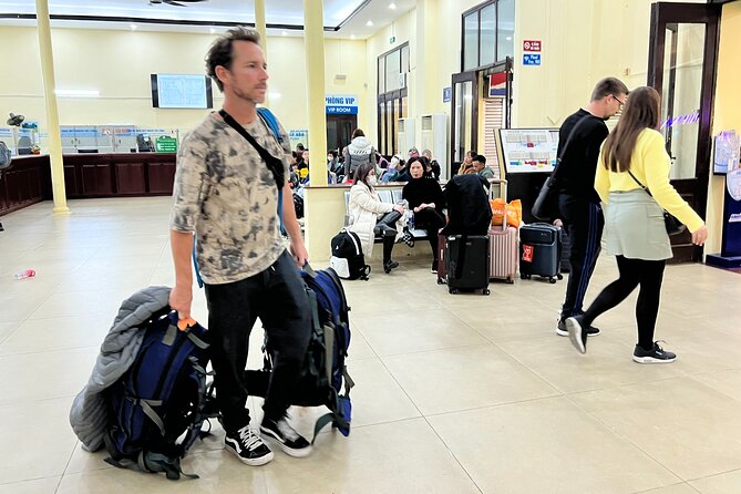 Overnight Train Experience From Hanoi to SAPA or Return - Train Amenities