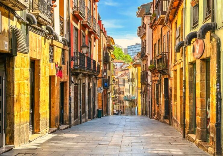 Oviedo Scavenger Hunt and Sights Self-Guided Tour - Experience Highlights