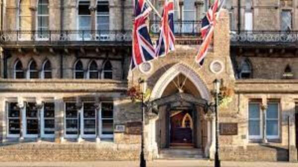 Oxford - 1.5 Hour Evening Pub Tour With Drinks & Dinner. - Common Questions