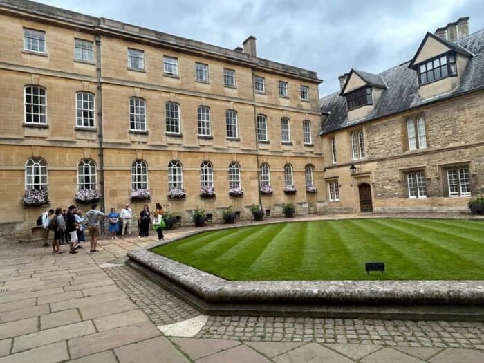 Oxford : Alumni-led Walking Tour - The Sum Up