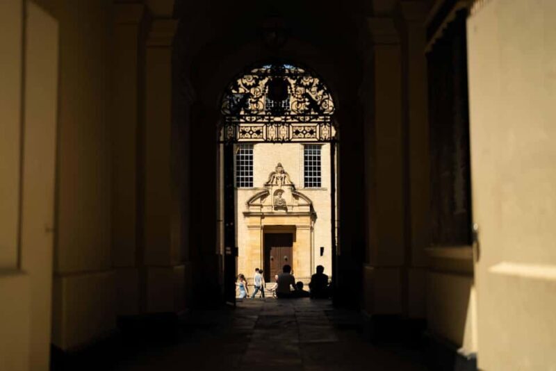 Oxford: Alumni-led Walking Tour w/opt New College - Good To Know