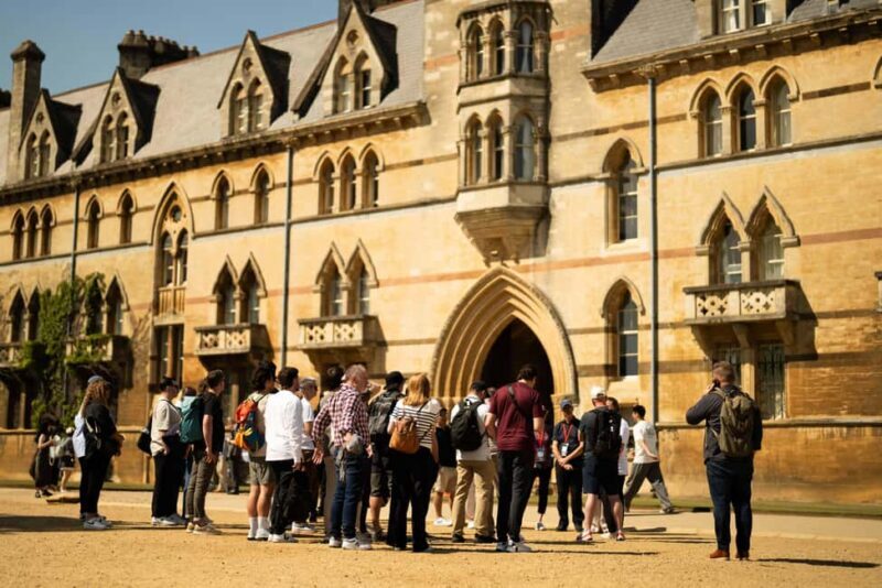Oxford: Alumni-led Walking Tour w/opt New College - The Sum Up