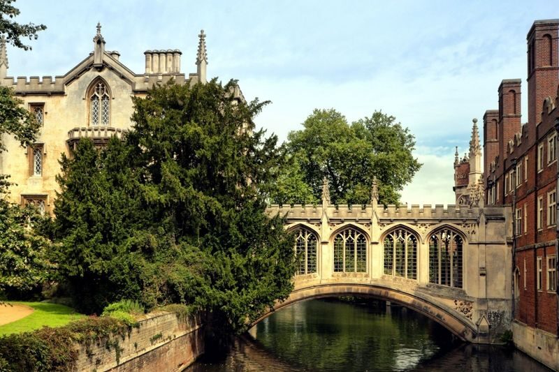 Oxford and Cambridge Universities Tour - Cambridge: Kings College and the Bridge of Sighs