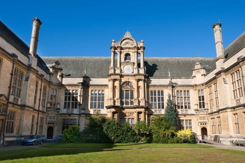 Oxford and Cambridge Universities Tour - How the package price adds up