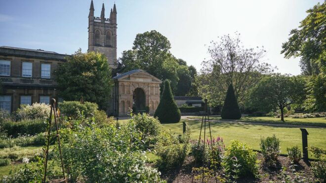 Oxford: Botanic Garden Entry Ticket - Oldest Botanic Garden in UK