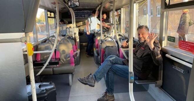 Oxford: BUS Transfer To/From London Heathrow Airport - Transfer Highlights