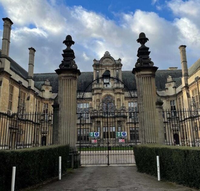 Oxford: City and University of Oxford Audio Guide - Filming Locations and Famous Landmarks