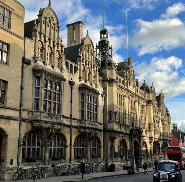 Oxford: City and University of Oxford Audio Guide - The Sum Up