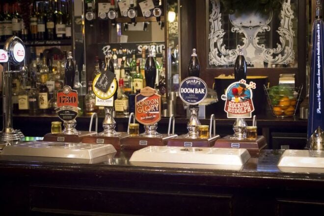 Oxford Day Trip From London: City Tour, Colleges & Lunch - Enjoy a Delicious British Lunch