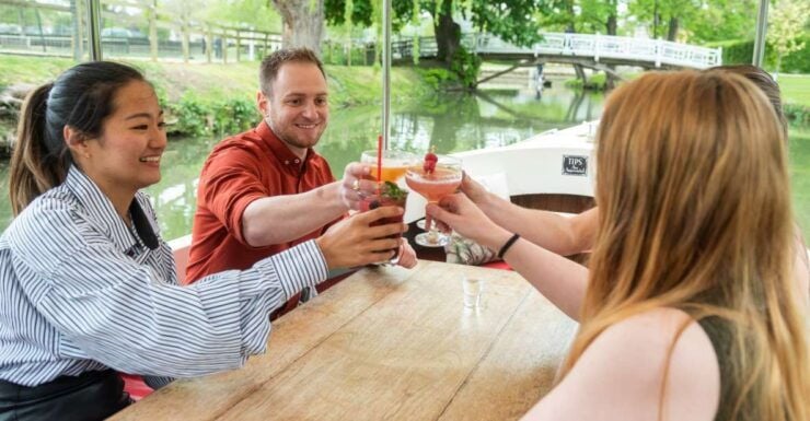 Oxford: Evening Sightseeing River Cruise With a Cocktail - Free Cancellation and Flexible Payment Options