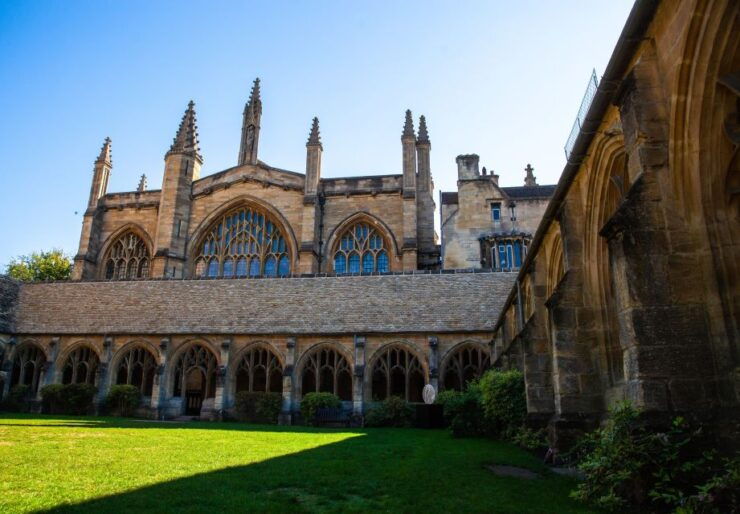 Oxford: Extended University Tour Entering Christ Church - Experience