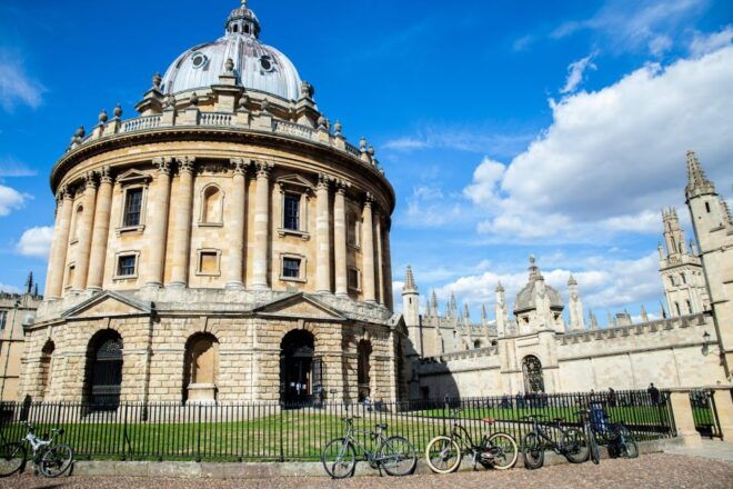 Oxford: Extended University Tour Entering Christ Church - Highlights
