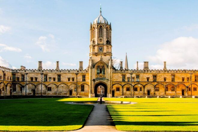 Oxford: Extended University Tour Entering Christ Church - Christ Church