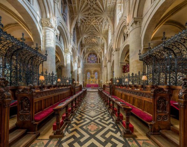 Oxford: Extended University Tour Entering Christ Church - The Sum Up